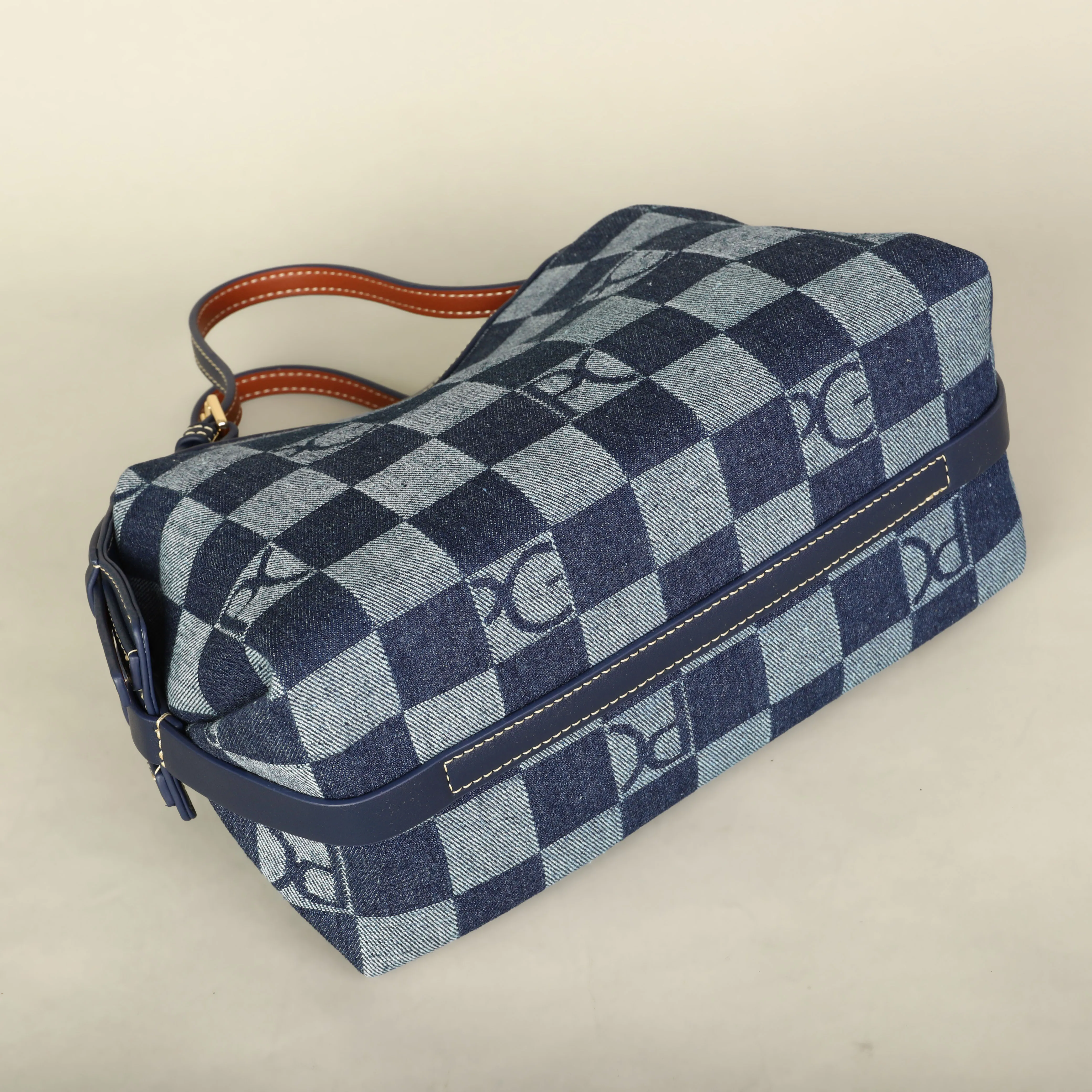 Side angle with solid exterior