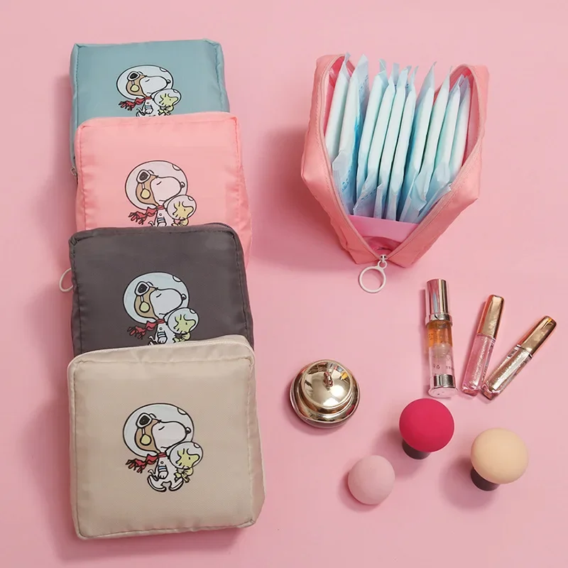 Рисунок 2 - Сумка для хранения гигиенических салфеток Snoopy