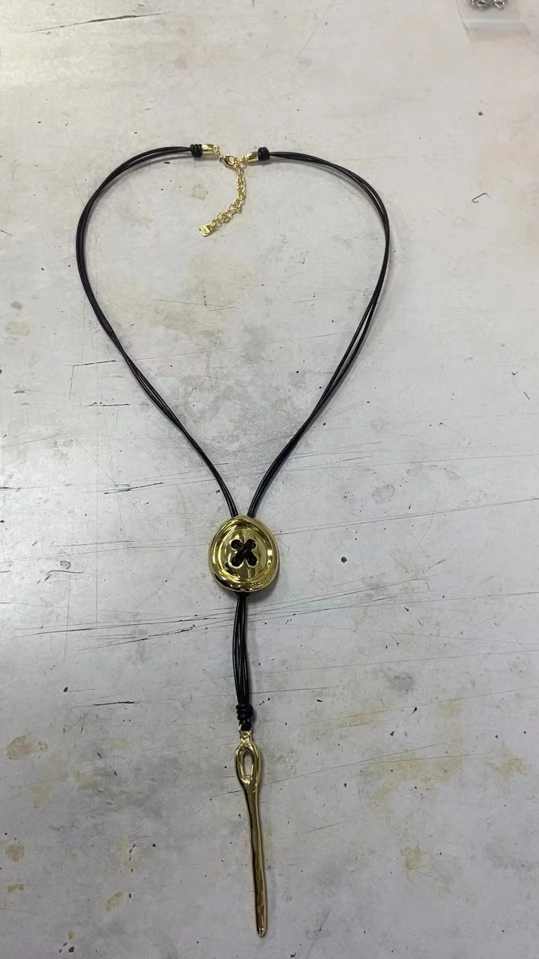 2022 New Stainless steel alloy Silver Color Bead Necklace Can Be Given As A Gift To Women with Free Wholesale Shipping