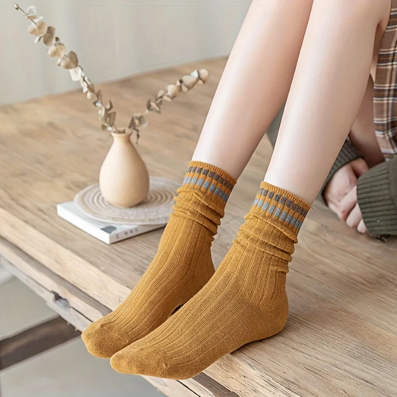 

6 Pairs of Women's Stockings with Solid Color Stripes, Comfortable and Breathable Outdoor Casual Round Neck Socks