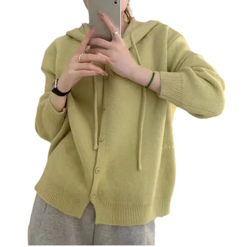 Рисунок 5 - Женский свитер с капюшоном