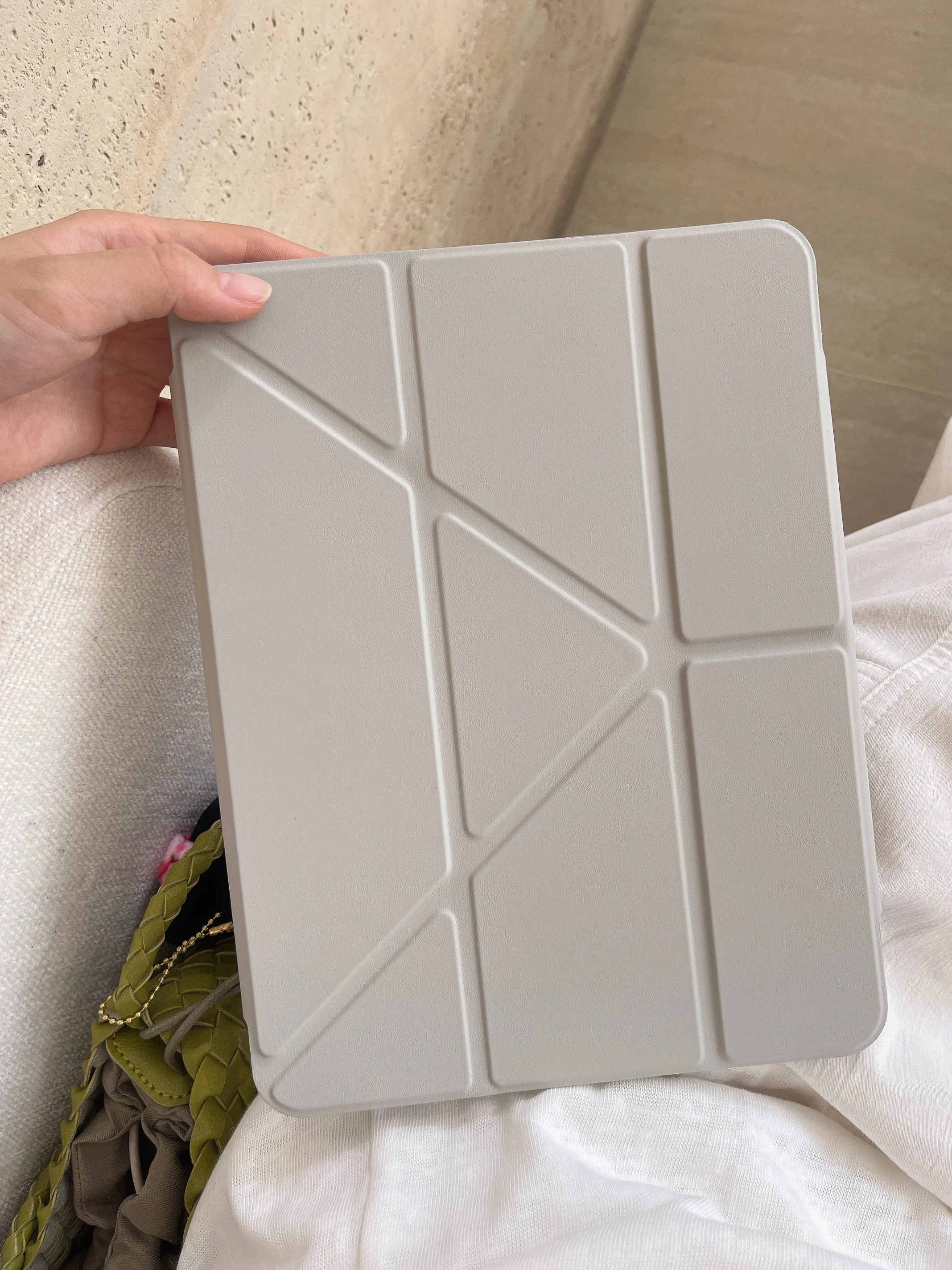 Sleek iPad Case with Pencil Holder - Premium Protection