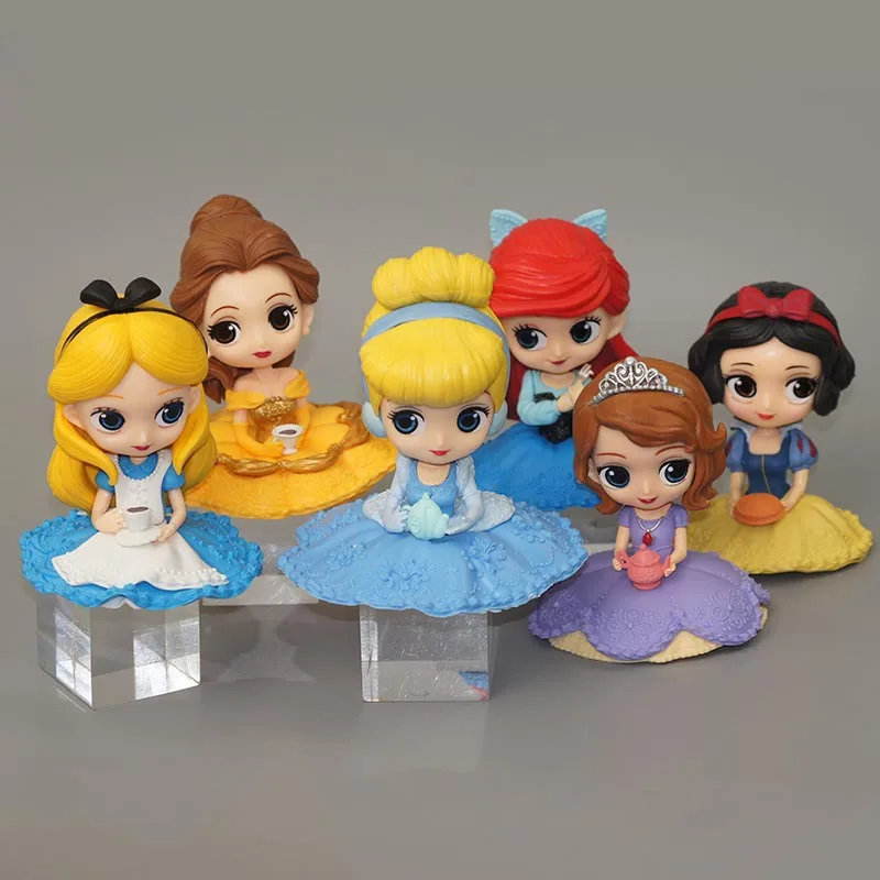 Versione Q Biancaneve Alice Sophia Action Figures Solid Pvc Tè Pomeridiano Princess Cake Ornament Princesas Miniatura Model Decor