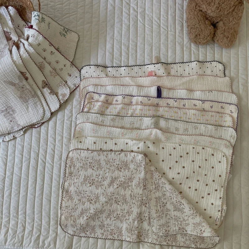 Baby Cotton Handkerchief Square Bear Pattern Four Layers Gauze Printed Burp Cloth Scarf Newborn Infant Saliva Towel Toddler Bib