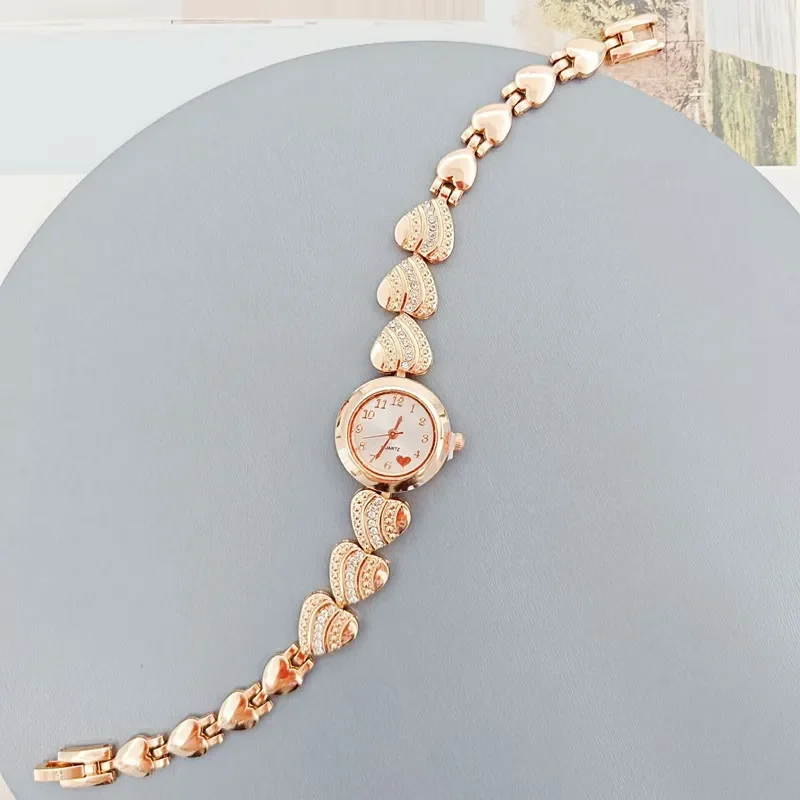 Retro Small Dial Watches for Women with Gemstone, High-quality, Exquisite Heart Bracelet, Ladies' Clock Wristwatch