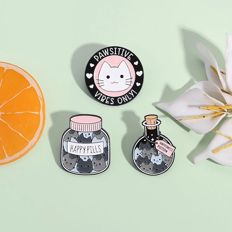 Certified Cat Lady Enamel Pin - Detail 9