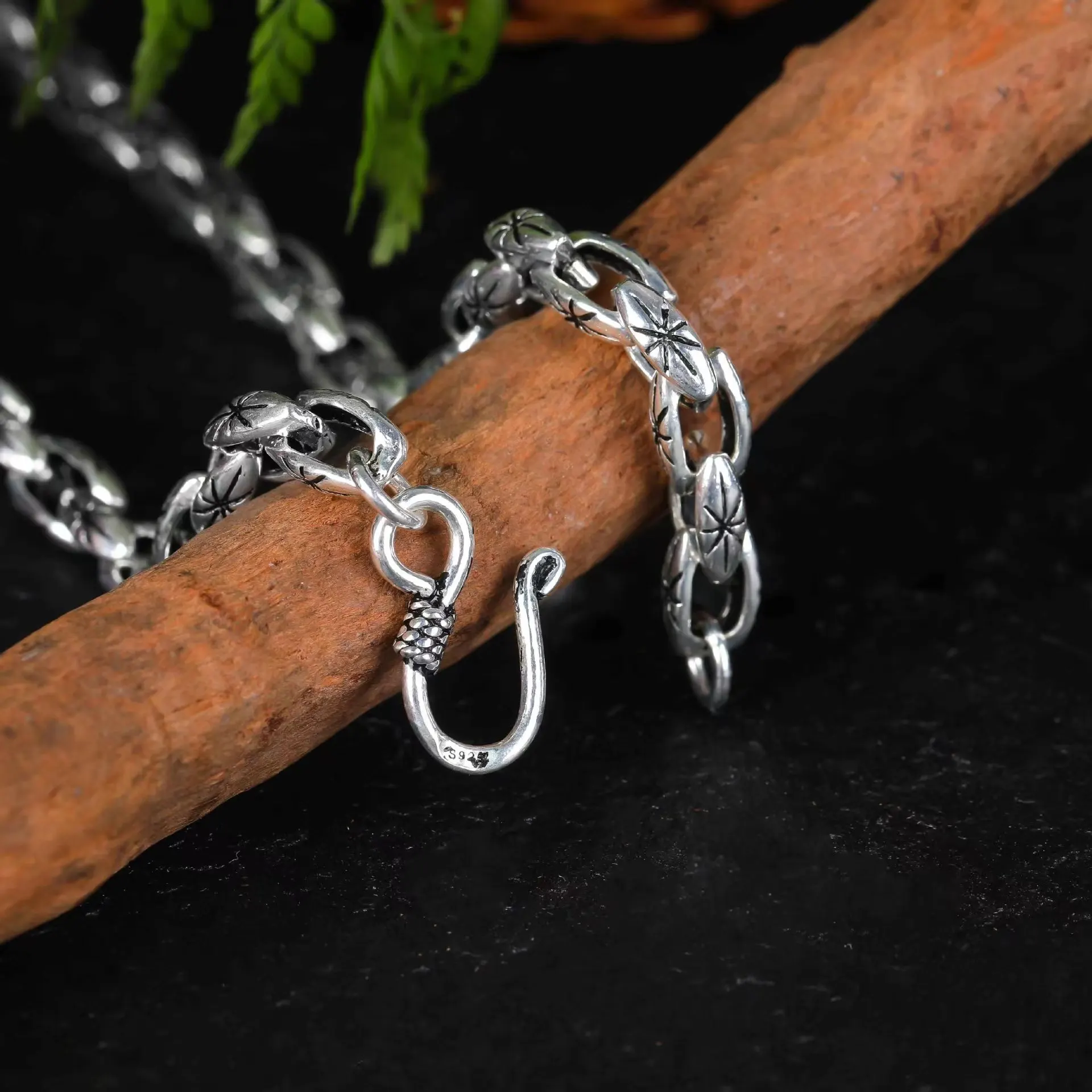 

Vintage Gothic Men Punk S925 Sterling Silver Rhombus Chockers Chain Necklace for Male Hip Hop Birthday Party Jewelry Accessories