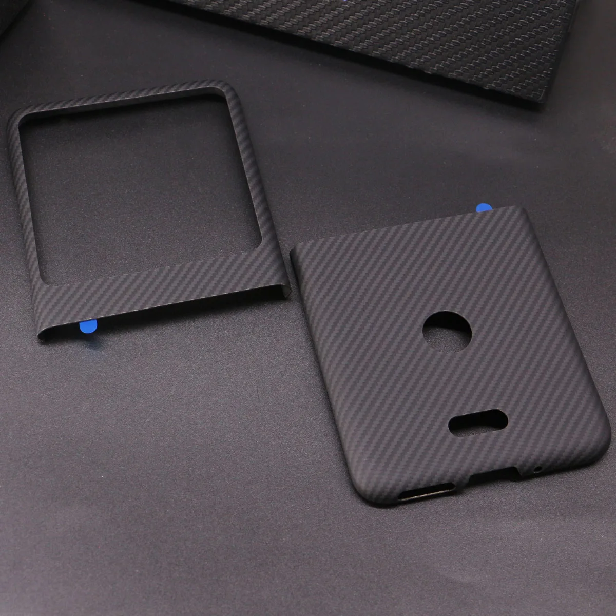 Sleek Ultra-Thin Carbon Fiber Phone Case - Premium Lightweight Anti-Friction Cover