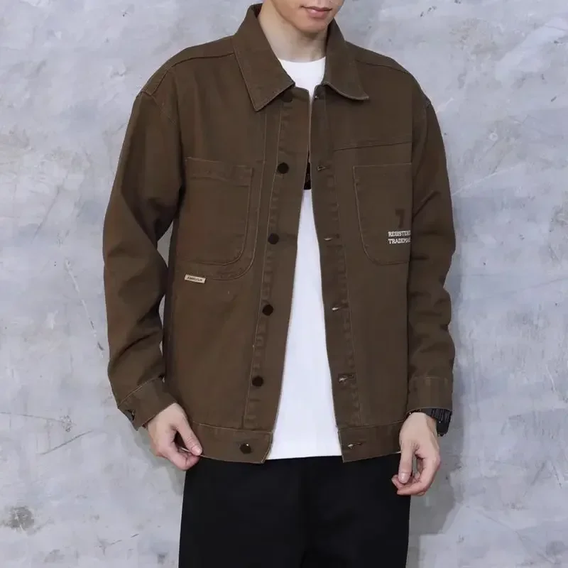 thumbnail image 1 of Con estampado de moda, abrigo vaquero suelto para hombre al precio más bajo, ropa de diseñador de bajo costo, talla L, chaquetas vaqueras elegantes y económicas para hombre, 1 of 5