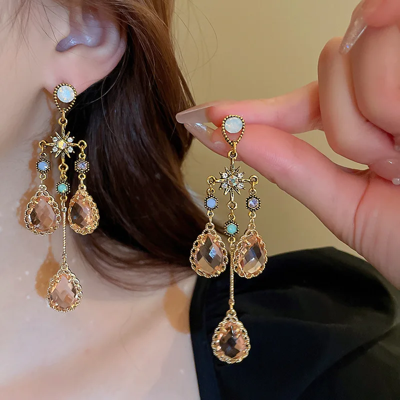 

Luxury Water Drop Shaped Earrings High Quality Long Tassels Drop Dazzling Shiny Stone Design Vinatge Accessories Jewelry 2023