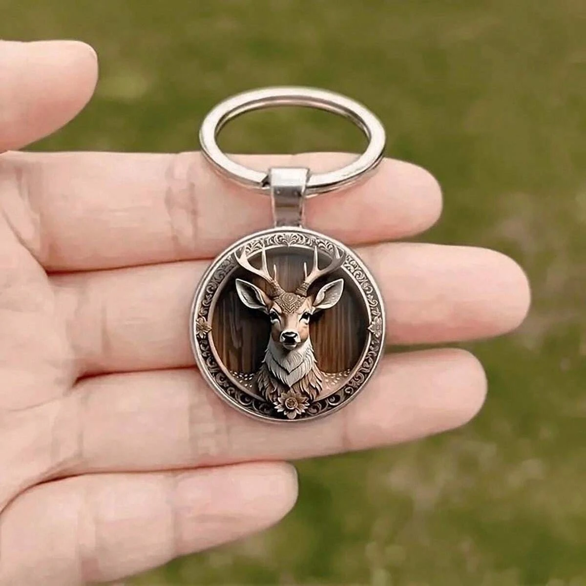 Charming Deer Head Keychain - Festive Accessory & ID Holder