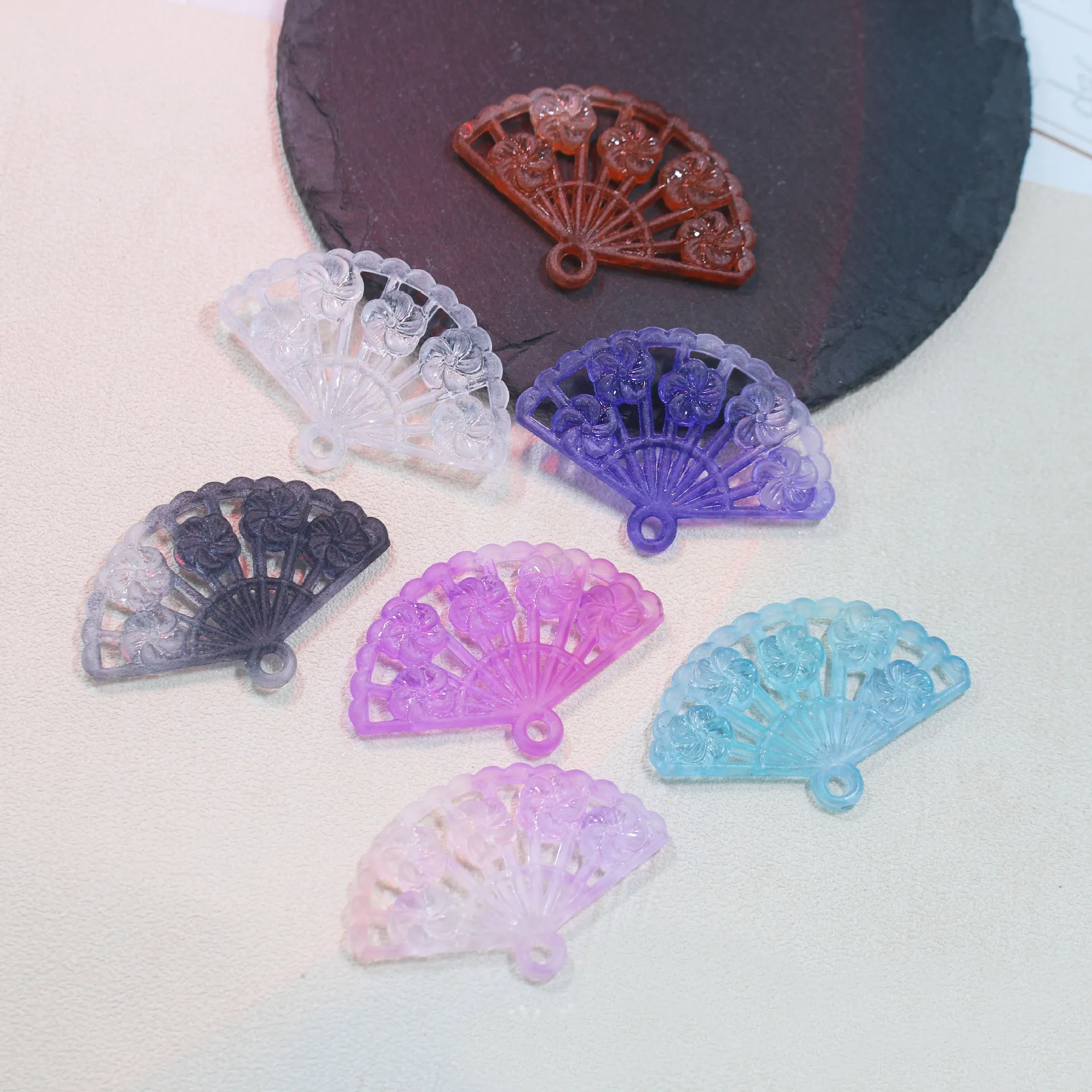 20 Pcs 29*43mm Resin Acrylic Retro Fan Pendant Charms Accessories For