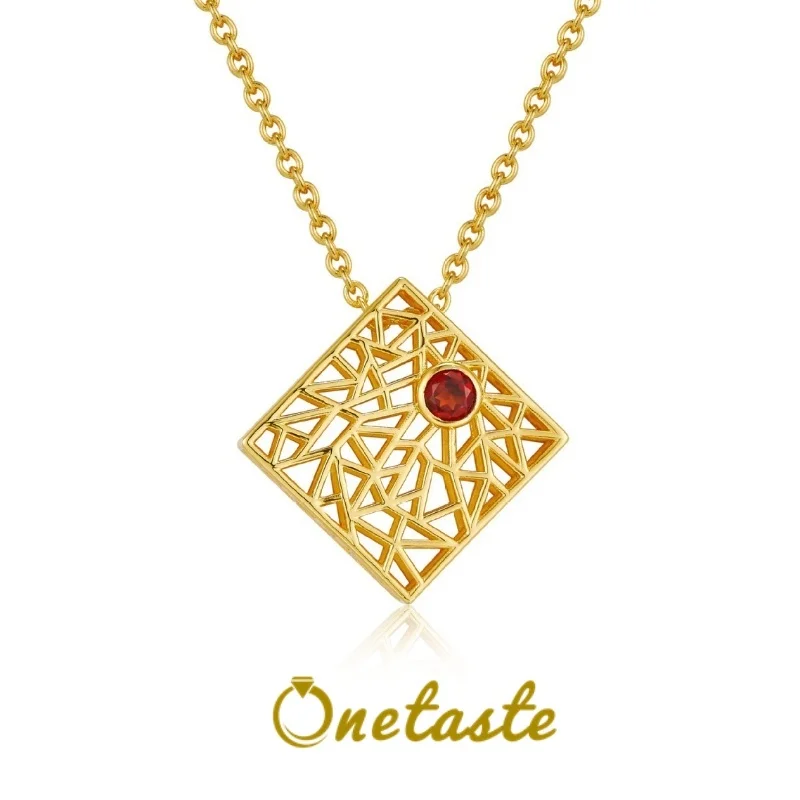 

Luxury 925 Sterling Silver Hollow Cube Pendant Necklace With Natural Garnet High Quality Unusual Necklaces 2023 New Gift For Her