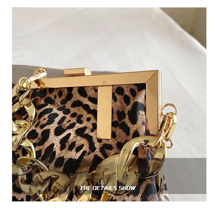Carauana UNIU Leopard Clutch top view open