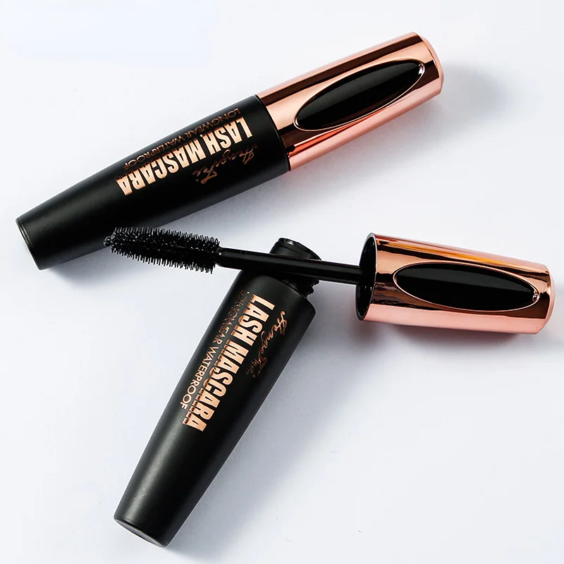 Vattenfast mascara för längre fransar med svarta silkefibrer_voghion.com
