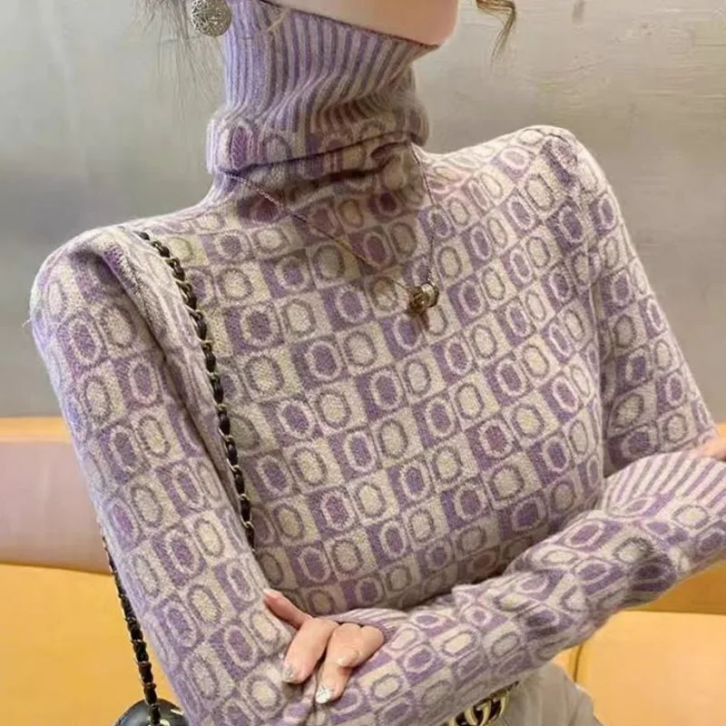 

2023 Autumn and Winter New Pile Collar Bottom Women's Fashionable Slim Printed Plaid Long Sleeved Pullover Sweater Knitted Tops