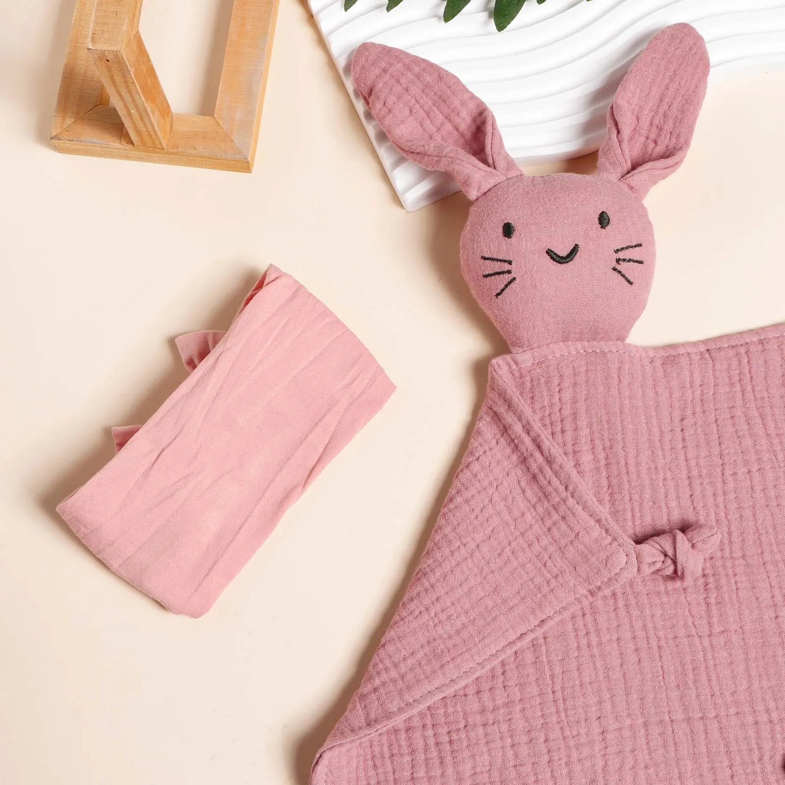 3pcs  선물 세트 고양이 자수 광장 담요 삼각형 턱받이 활 머리띠  아이를위한 설정 일일 다기능 액세서리