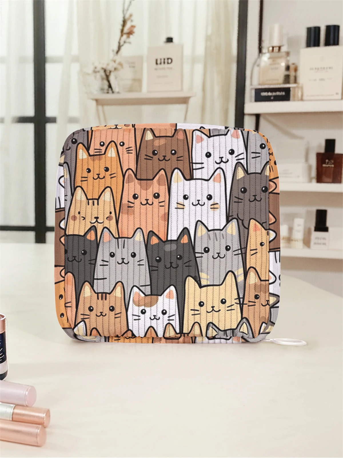 Cartoon cat pattern printed sanitary napkin storage bag, women's lightweight tissue bag, sanitary tissue bag