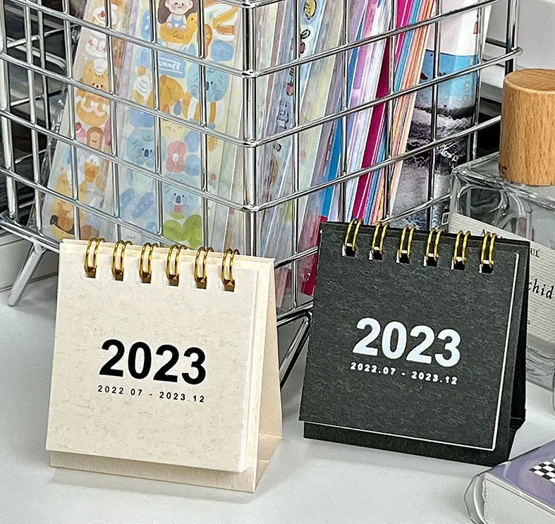 

Creative cartoon 2023 mini desk calendar desktop knick-knacks desk calendar Simple and cute INS style literary calendar