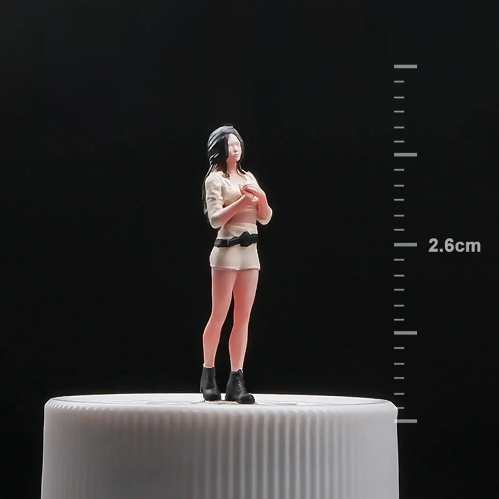 

1/64 Long Hair Girl Figure Desktop Ornament Layout Movie Props Micro Landscape Dioramas Resin Figurine Miniature Scene Decor