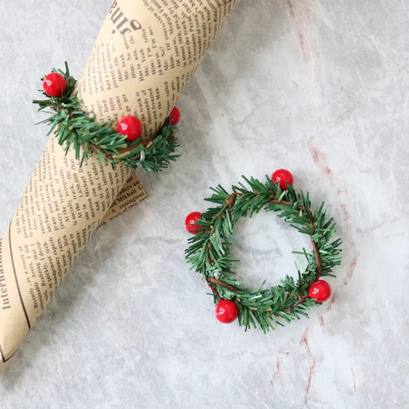 

3Pcs Christmas Napkin Ring Holders PVC Artificial Rattan Wreath Tissue Rings Wedding Banquet Party Home Tableware Decoration