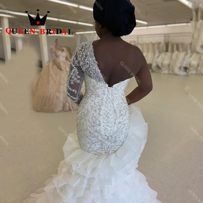 Рисунок 3 - Изысканные свадебные платья с блестками и кристаллами