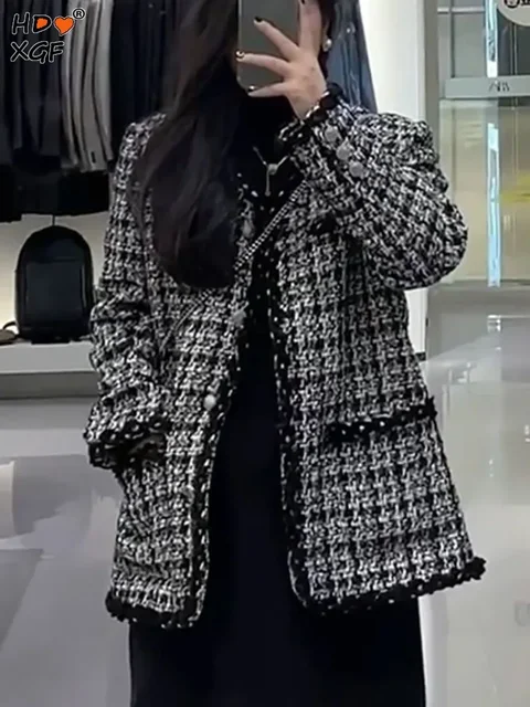 우아한 트위드 재킷으로 들썩이는 가을 스타일