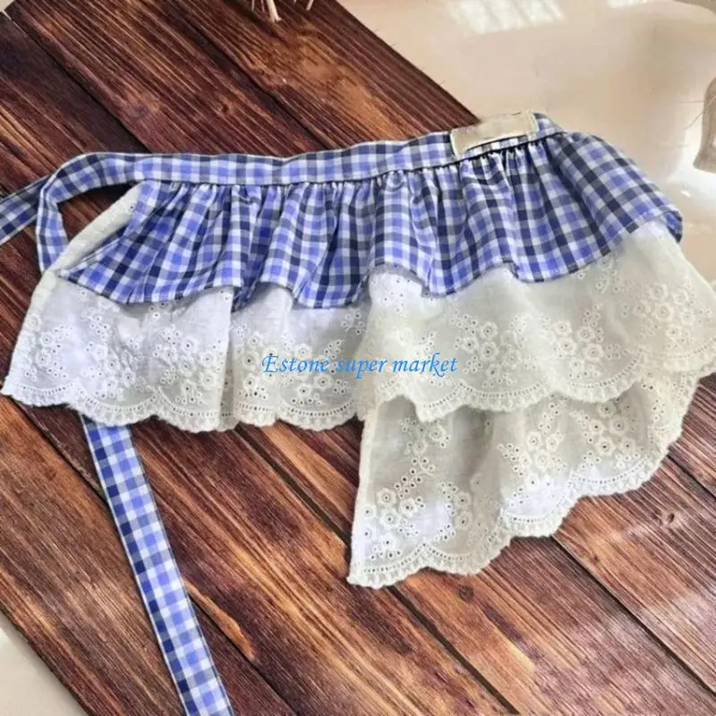090B Ruffled Tiered Girls 스커트 통기성 코튼 원단 블루 체크 무늬 디자인 레이스 트림 야외 활동 또는 사진에 세련된
