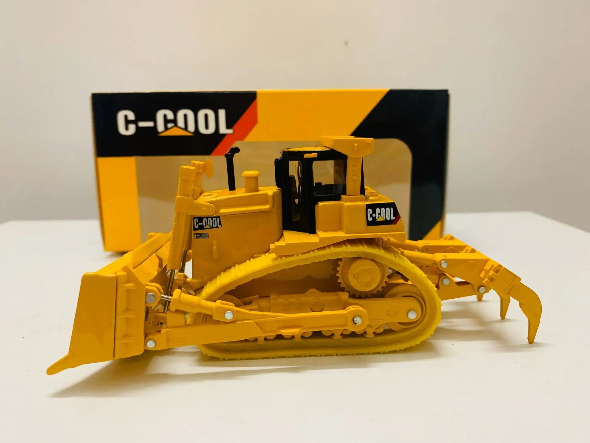 1/64 Scale DieCast Model - Track-Type Tractor - C-COOL Toy Model