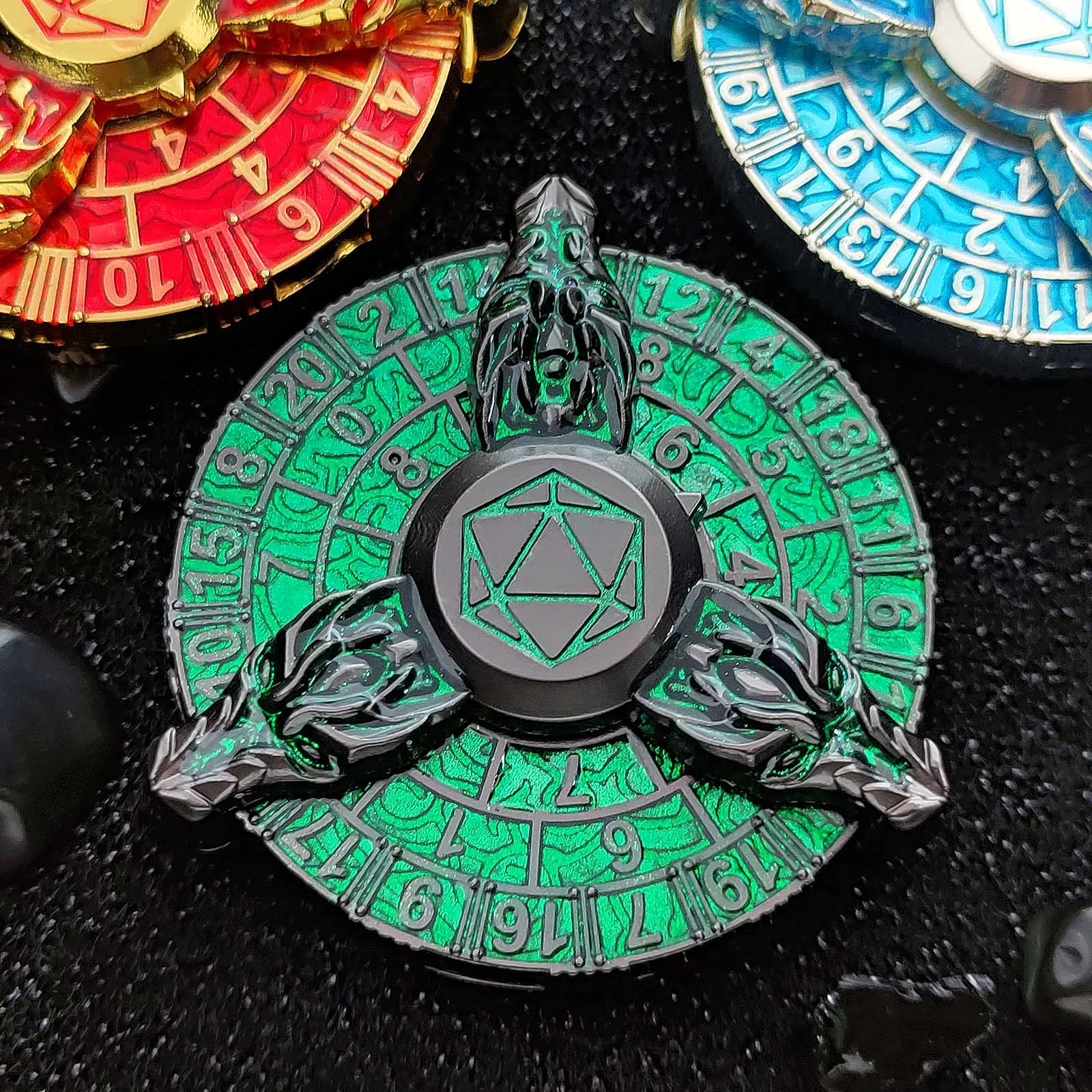Fingertip gyro Dice Pendant Metal DND Dice for Dungeons and Dragons role playing game player RPG D&D Metal dice Roulette