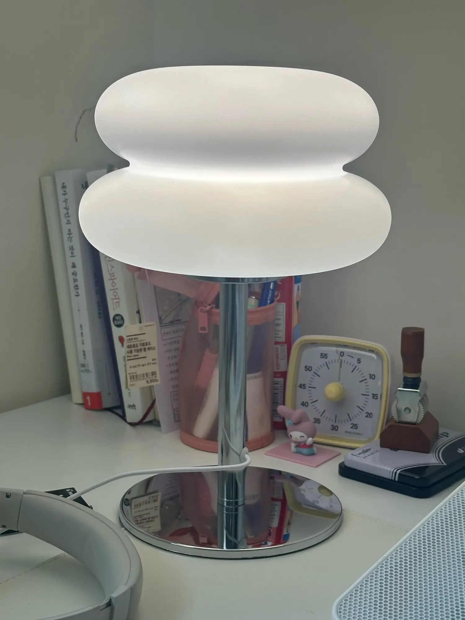 Chic Creamy Style USB Bedside Lamp with Tri Color Dimming photo review