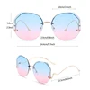 Fashion Sunglasses Women Metal Female UV400 Vintage Ladies Stylish Design Oversized Square Sunglasses For Women 5