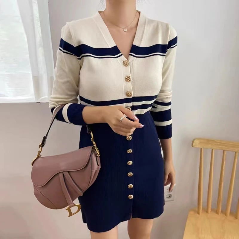 

French Vintage Stripe Sweater Dress Autumn New Fashion V-Neck Single Breasted Chic Buttons Mini Dress Knitted Bodycon Robe Q310