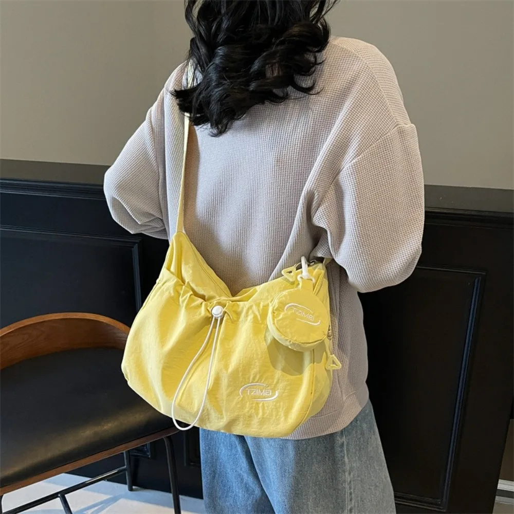 Simple Casual Drawstring Shoulder Bag Leightweight Large Capacity 4
