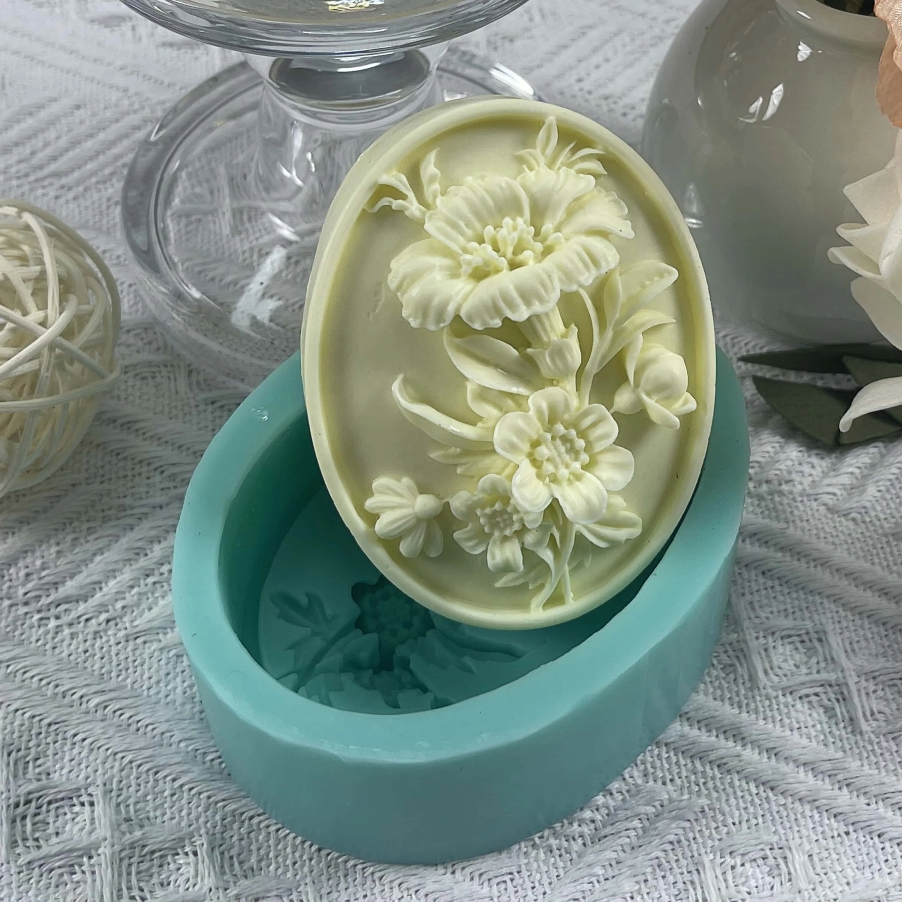 Oval Flower 3D Soap Mold Natural Bar Soap Molds Scented Candle Wax Silicone Mold Aromatherapy Plaster Resin Crafts
