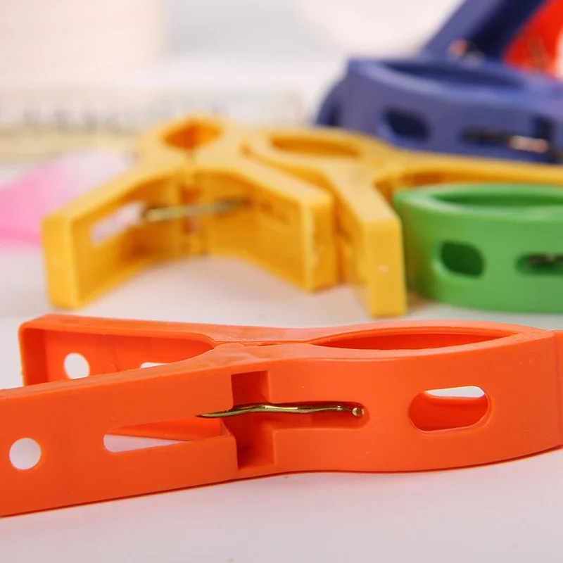 Hanger Clips Plastic Spring Clamp Windproof Beach Towel Clips Clothes Pins 8pcs 7cm
