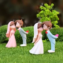 Couple Small Doll Groom Bride Kiss Puppet Model Decoration Micro Landscape Desktop Cake Decoration Gift Dropshipping