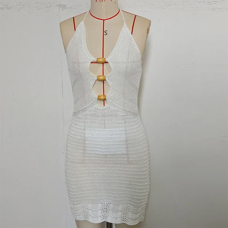Neues Sommer-Strand-Party-Kleid für Damen: Halter-Neck-Minikleid aus Strick mit Hohlmuster, Häkel-Ausschnitten und Holzperlen – figurbetontes Bodycon-Kleid für den Sommer 2026 – Detail 3