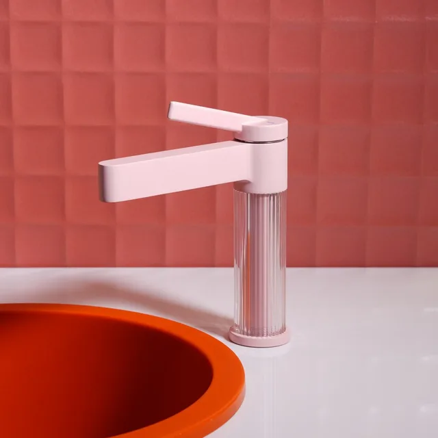 สีเหลืองห้องน้ําอ่างล้างหน้าก๊อกน้ําอะคริลิคทองเหลืองเย็นน้ําร้อนอ่างล้างจาน TAP 6