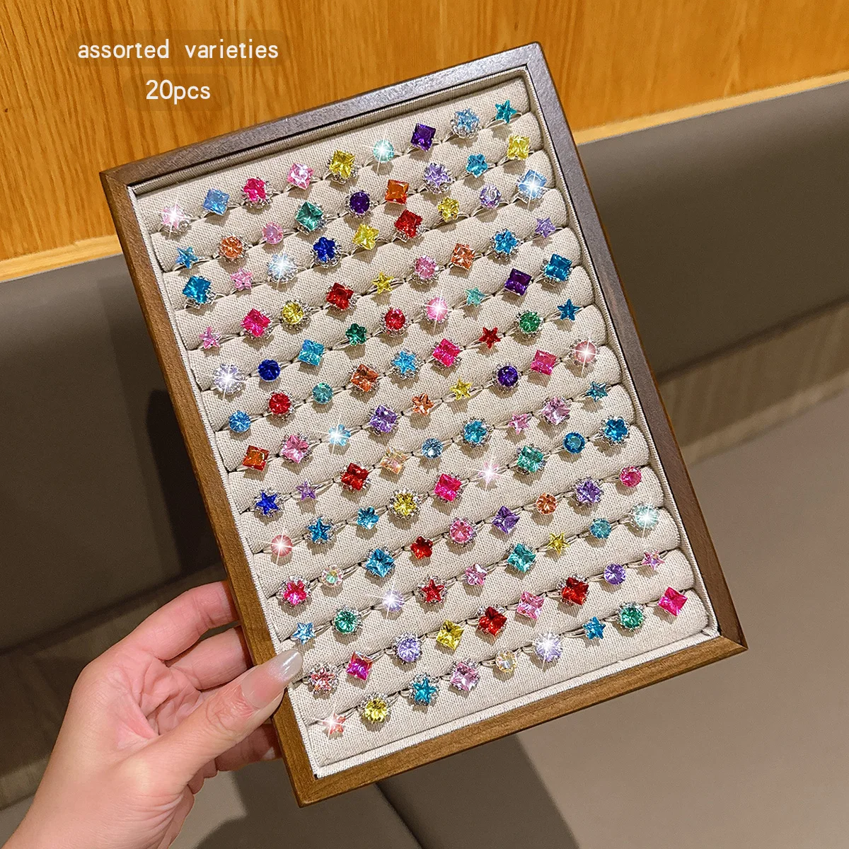 20 modische und schlichte Stile mit zufällig farbigem offenem Ring, geeignet für den täglichen Gebrauch und den Einsatz