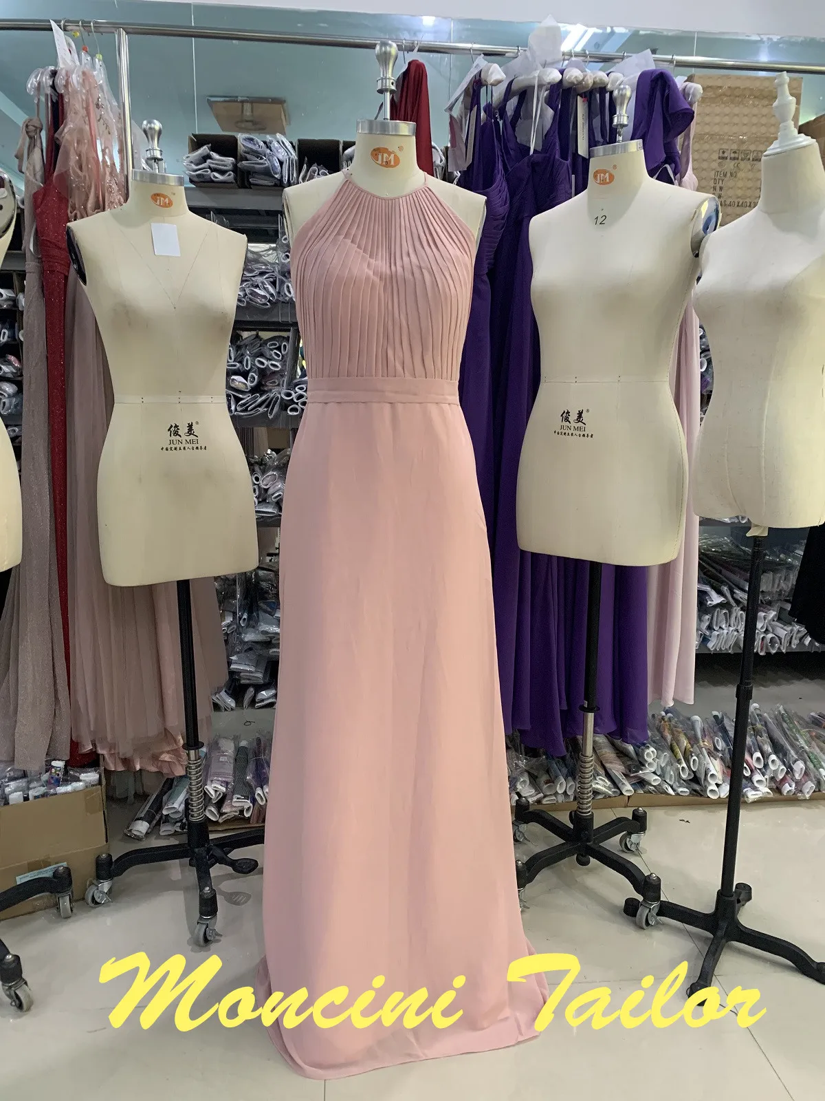 

2024 Rose Quartz Chiffon Sleeveless Halter Slit Pleats Trailing Long fashion luckgirls bridesmaid dress mocini tailor