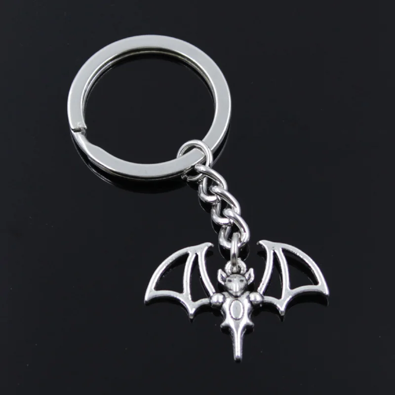 Neue Mode Männer 30mm Auto Schlüssel bund DIY Metall halter Kette Vintage Blutsauger Fledermaus 22x32mm Silber Farbe Anhänger Geschenk