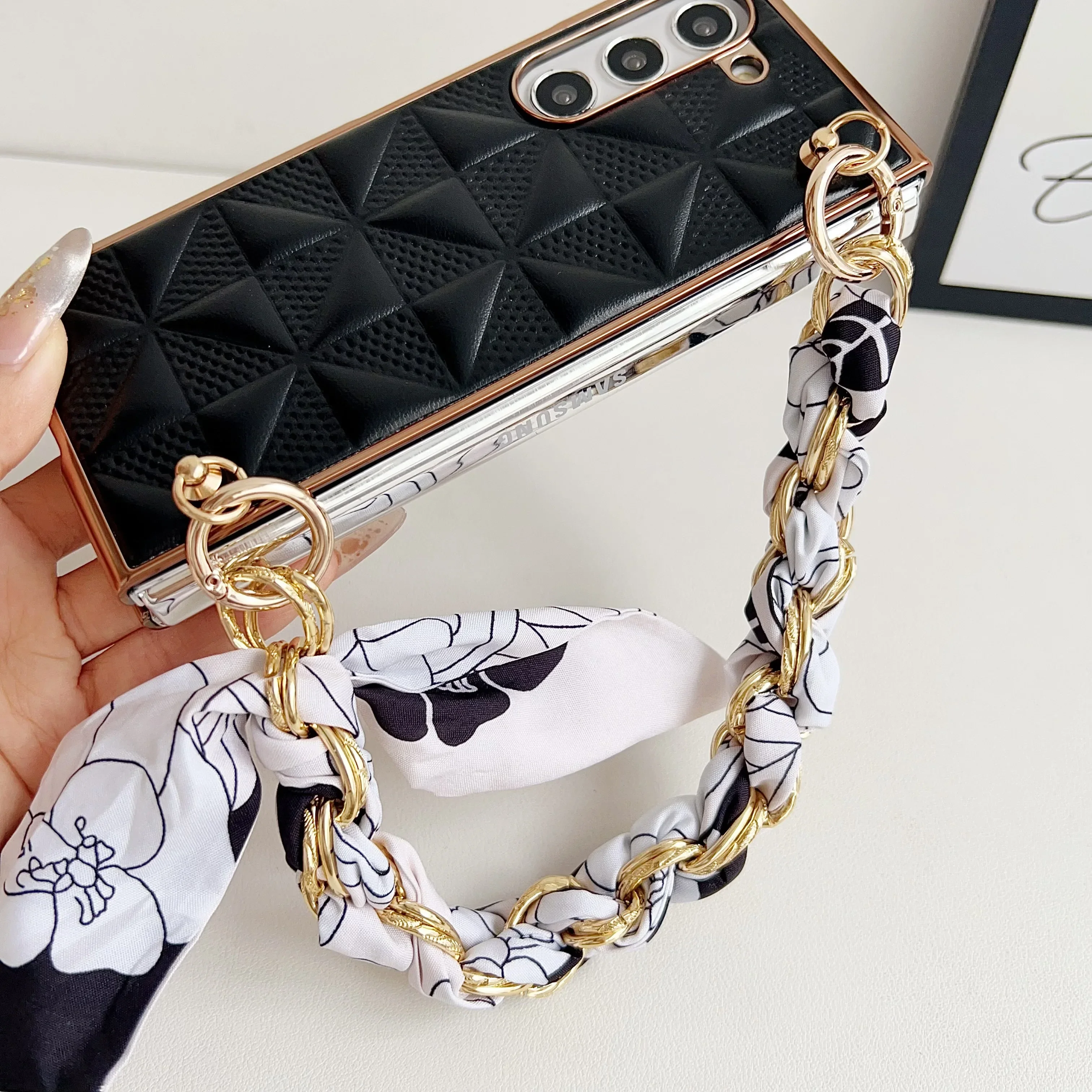 Coque de téléphone en cuir à treillis galvanisé de luxe pour Samsung Galaxy Z Flod 6 5 4 3 5G, étui de protection antichoc à la mode_voghion.com