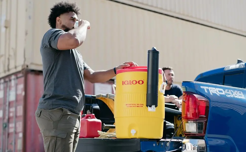 Drink Cooler with spout