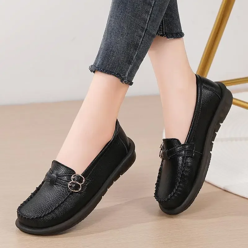 

Genuine Leather Moccasins Women's Middle-Aged Mom Shoes Comfortable Soft Bottom Soft Leather Women's Shoes New Loafers