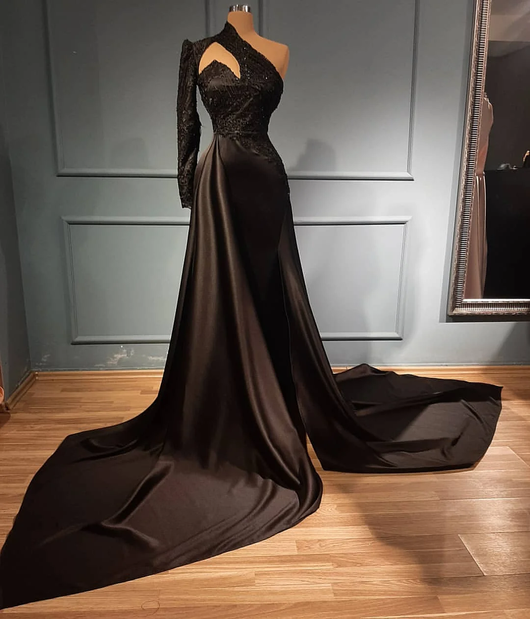 

Женское вечернее платье SoAyle, черное облегающее платье с одним открытым плечом, длинным рукавом, жемчужинами и блестками, для выпускного вечера, YP2355