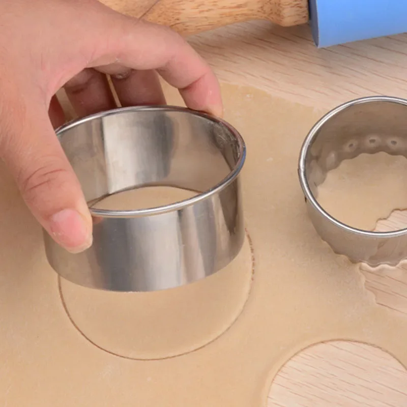 3Pcs Round/Flower Shaped Dough Cutting Tool Kitchen Gadgets Stainless Steel Dumplings Cutter Portable Dumplings Wrappers Molds