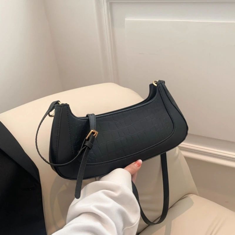 Рисунок 5 - Модная сумка на ремне из искусственной кожи