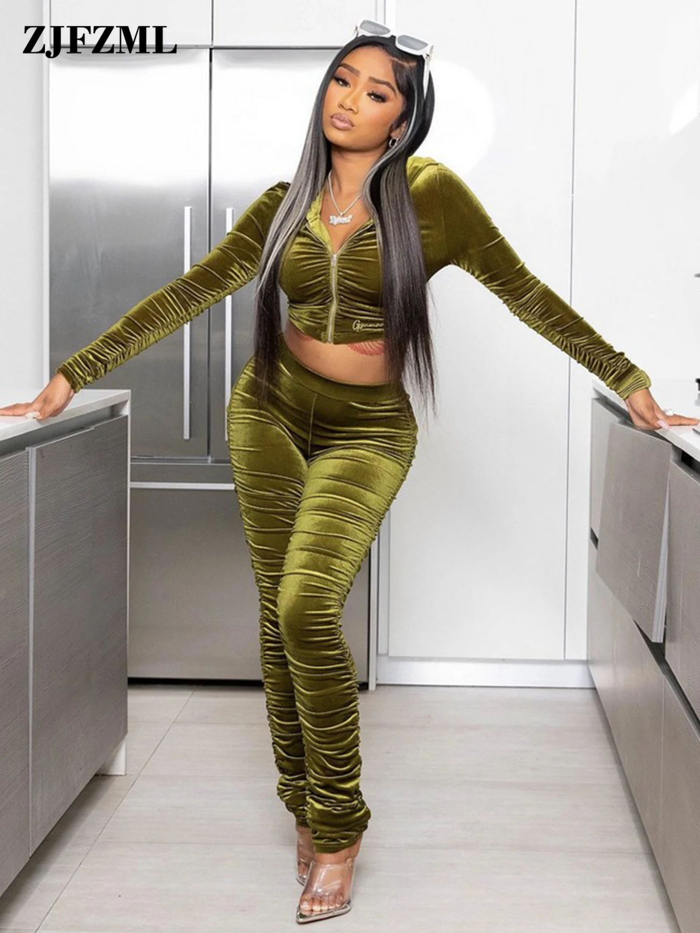 

Pleuche Ruched 2 Piece Outfits Activewear For Ladies Long Sleeve Cropped Hoodie+Empire Waist Stacked Long Pants Sets Tracksuits