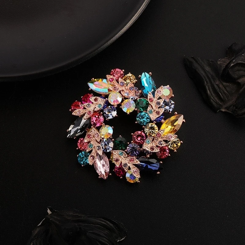 Elegant Fashion Flower Rhinestone Brooches Pins For Women Jewelry  Accessories Lady Crystal Clothing Coat Brooch Pin Luxury Gift